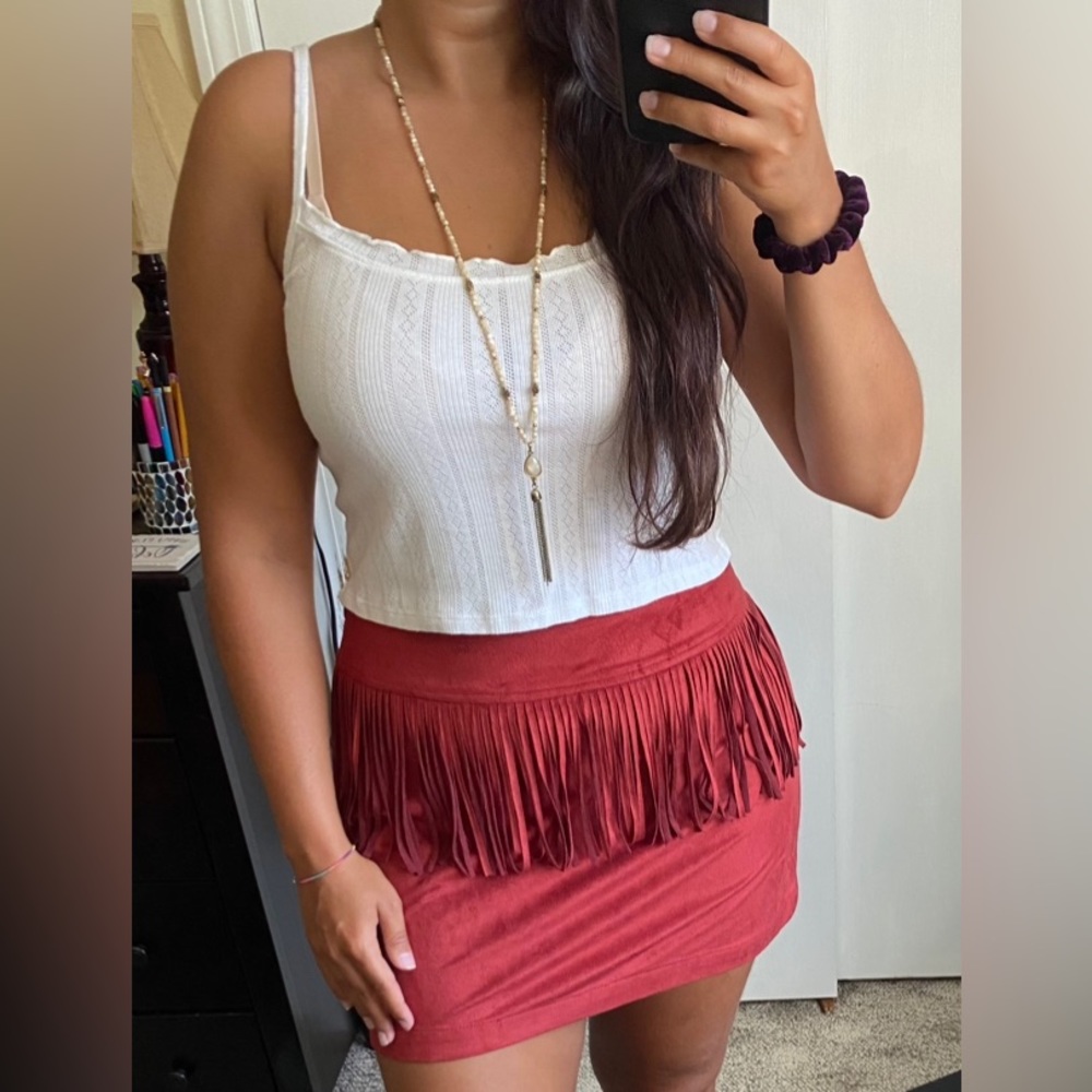 Express - Red Suede Mini Skirt With Fringe - Size Small - Picture 3 of 7